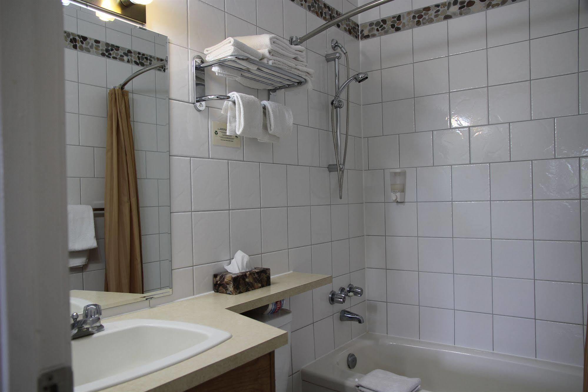 Waterfront Inn Penticton Ngoại thất bức ảnh